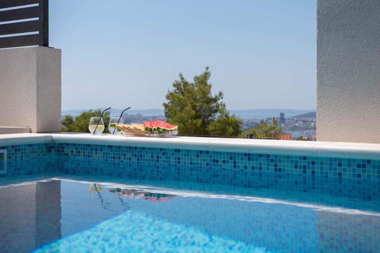 Villa Dorso With Heated Pool Klis Exterior photo
