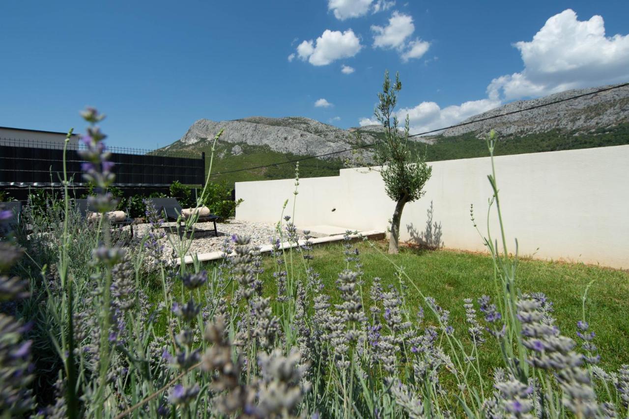 Villa Dorso With Heated Pool Klis Exterior photo