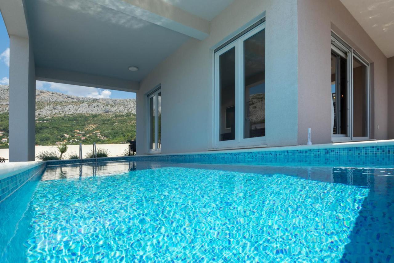 Villa Dorso With Heated Pool Klis Exterior photo