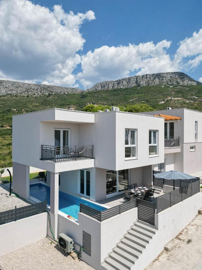 Villa Dorso With Heated Pool Klis Exterior photo